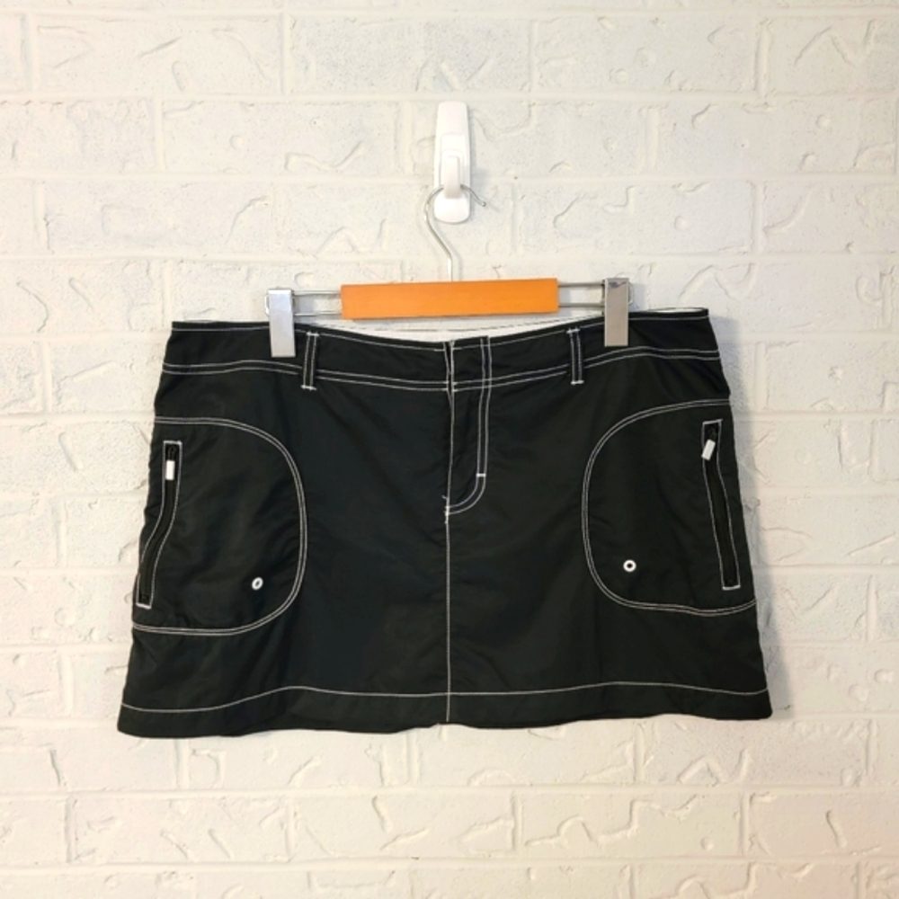 amazing vintage y2k low rise mini skirt nautica black white sporty rare brat L